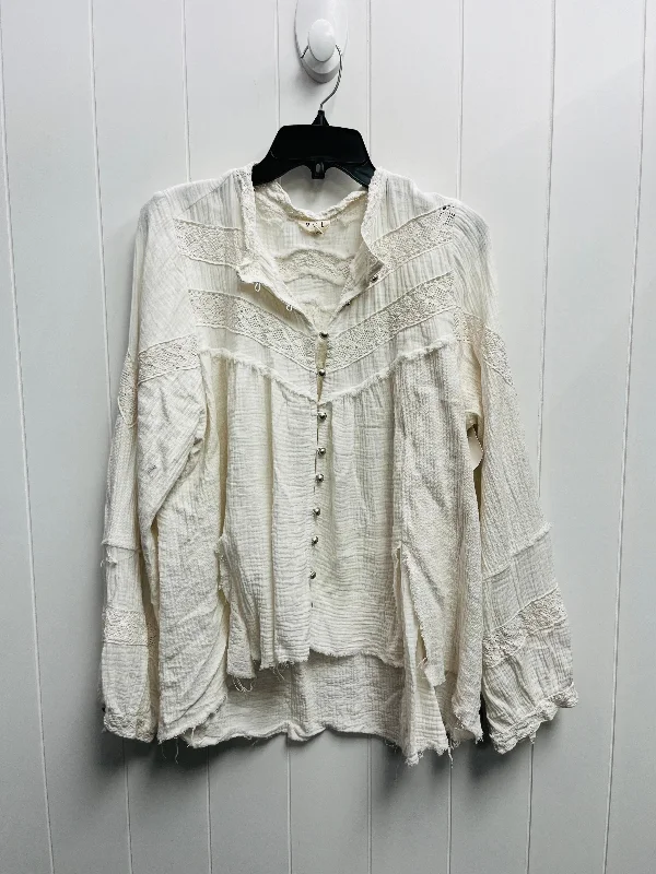 Top Long Sleeve By Pol In White, Size: L